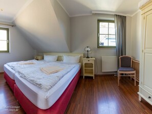 Ferienhaus Zingst: zweites Schlafzimmer im OG.