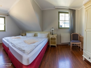 Ferienhaus Zingst: zweites Schlafzimmer im OG.