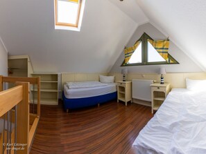 Ferienhaus Zingst: drittes Schlafzimmer im DG.