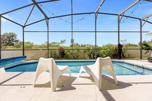Private Swimming Pool with No Rear-Facing Neighbours