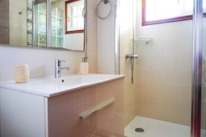 Bain