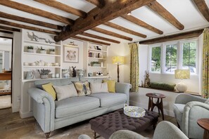 Glebe Cottage Living Room - StayCotswold