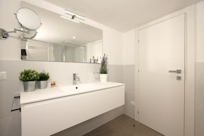 Bain