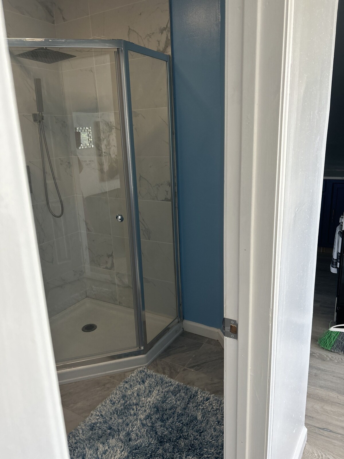 Studio Apt with kitchen,Living room, bathroom & bedroom, near Griffith hospital