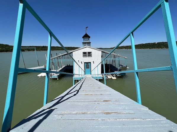 Dock