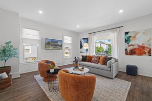 Bright and stylish living room