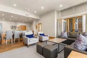 Spacious Living room