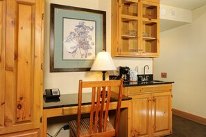 Business travellers will love the desk space.