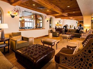 Sit back in the lovely lounge and meet fellow travellers or catch up with loved ones.