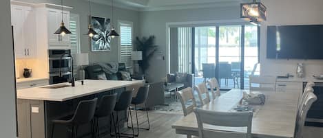 Dining room/kitchen open floor plan