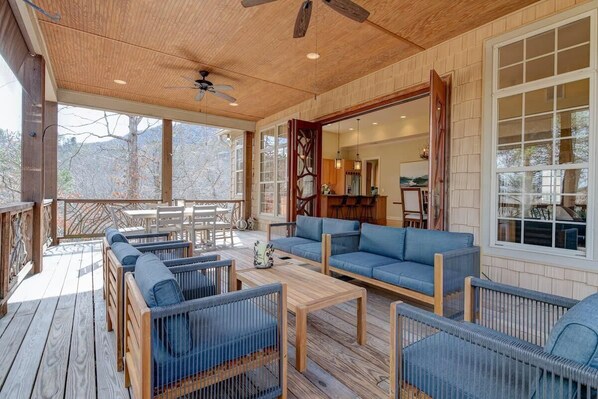 Stephen said: "Wonderful getaway, far enough away from everyone to feel private but close to the amenities of the resort. Game room was a hit with the kids, as was the stellar fire pit and hot tub setup Kitchen was well stocked well enough to prepare meals. The beds were comfortable and both patios were great for coffee, cocktails, or a book."