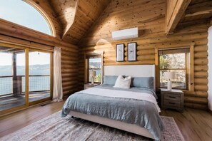 Master Bedroom with king size bed, split A/C and direct access to deck