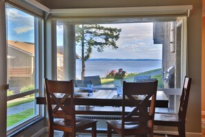 Panoramic Oceanview dining