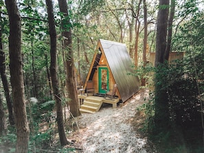 Enjoy time away the Green Getaway - nestled in the heart of Ohio!