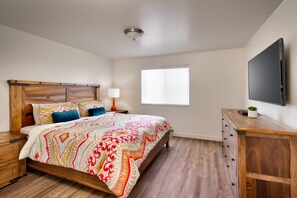 Master Bedroom (King)