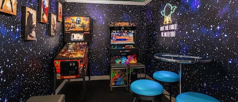 Spielezimmer