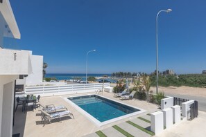 Garden overlooking the beach