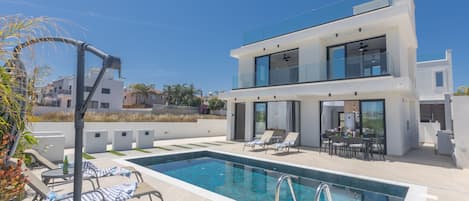 Villa TI39, Stunning 3BDR Villa with Pool, Agia Triada area of Protaras