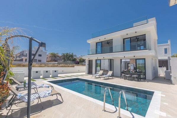 Villa TI39, Stunning 3BDR Villa with Pool, Agia Triada area of Protaras