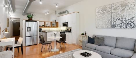 Light & Bright Loft in the Heart of Santana Row!