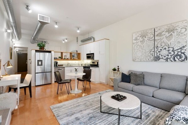 Light & Bright Loft in the Heart of Santana Row!