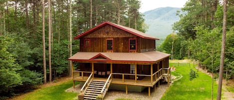 Welcome to Ausable River Lodge! Six bedroom, 6 baths, sleeps 14!
