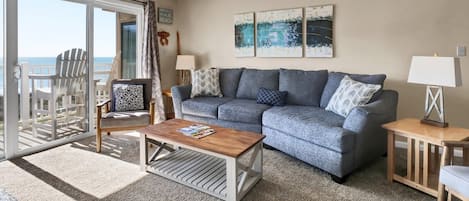 Nowhere else will you discover a more perfect space to unwind than this beachfront living room with sky-high views.