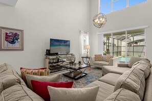 4762 Kings Castle Cir (3).jpg