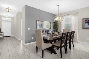 4762 Kings Castle Cir (5).jpg