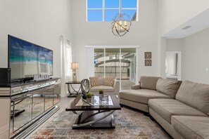 4762 Kings Castle Cir (4).jpg