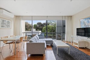 Living room & dining area