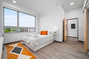 Spacious bedroom with hotel vibes with door to adjoining condo🏨🛏️
