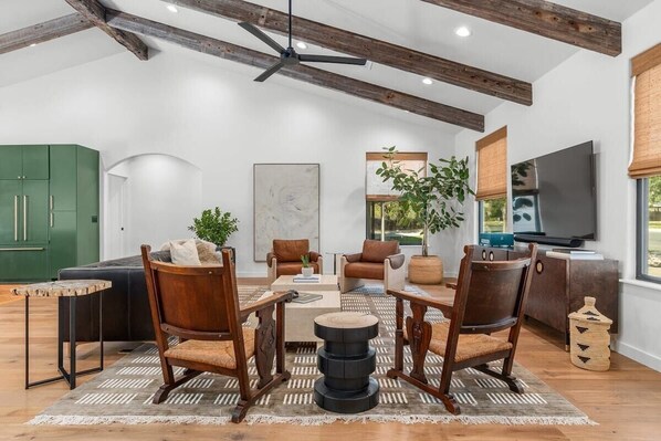 Spacious living room
