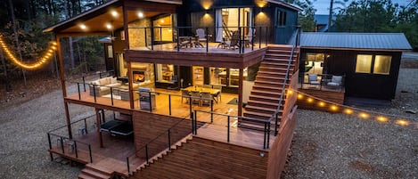 Gypsy Soul Cabin offers Multi Level Decks for entertainment