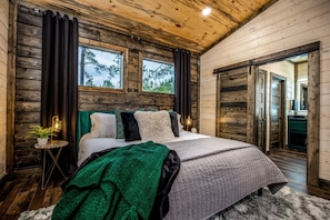 Enjoy a dreamy night’s sleep on the king-size memory foam mattress, adorned with luxury linens. Choose between feather and medium firm king pillows, and snuggle up with an extra blanket for ultimate comfort. Pure relaxation awaits!
