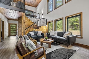 Luxe 634's cozy living area
