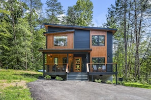 Luxe 634's exterior