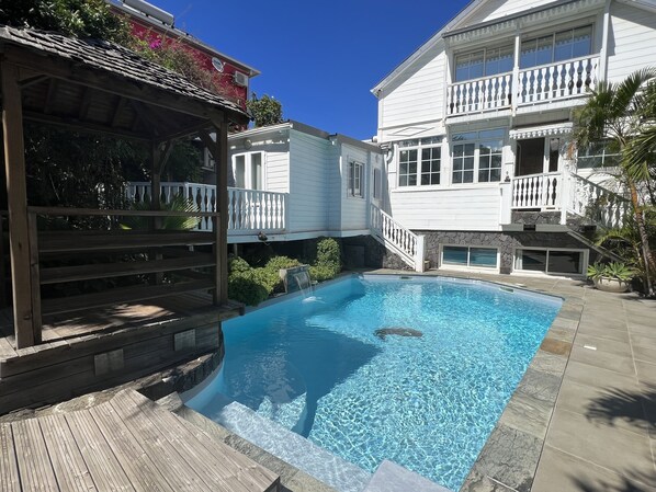 Piscine partagée dans la copropriété