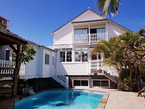 Piscine partagée dans la copropriété