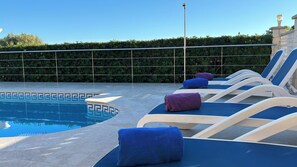 Pool loungers