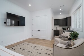 Master Suite 1 with Kitchenette