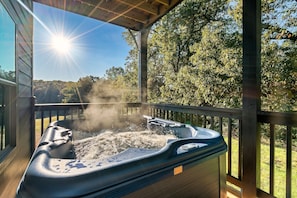 5 Person Hot Tub w/ View