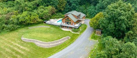 Welcome to Alpine Retreat! Nestled at the top of a private road, you couldn't ask for more privacy!