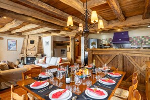 Dining Table for 10 People, Open Plan Dining, Fireplace Living Room and Kitchen