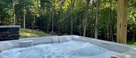 Hot tub- relax after a day of activities & take in the sunset from the hot tub!