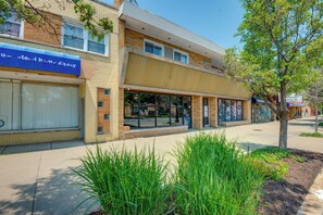 Property Exterior | Free Street Parking (First-Come, First-Served)