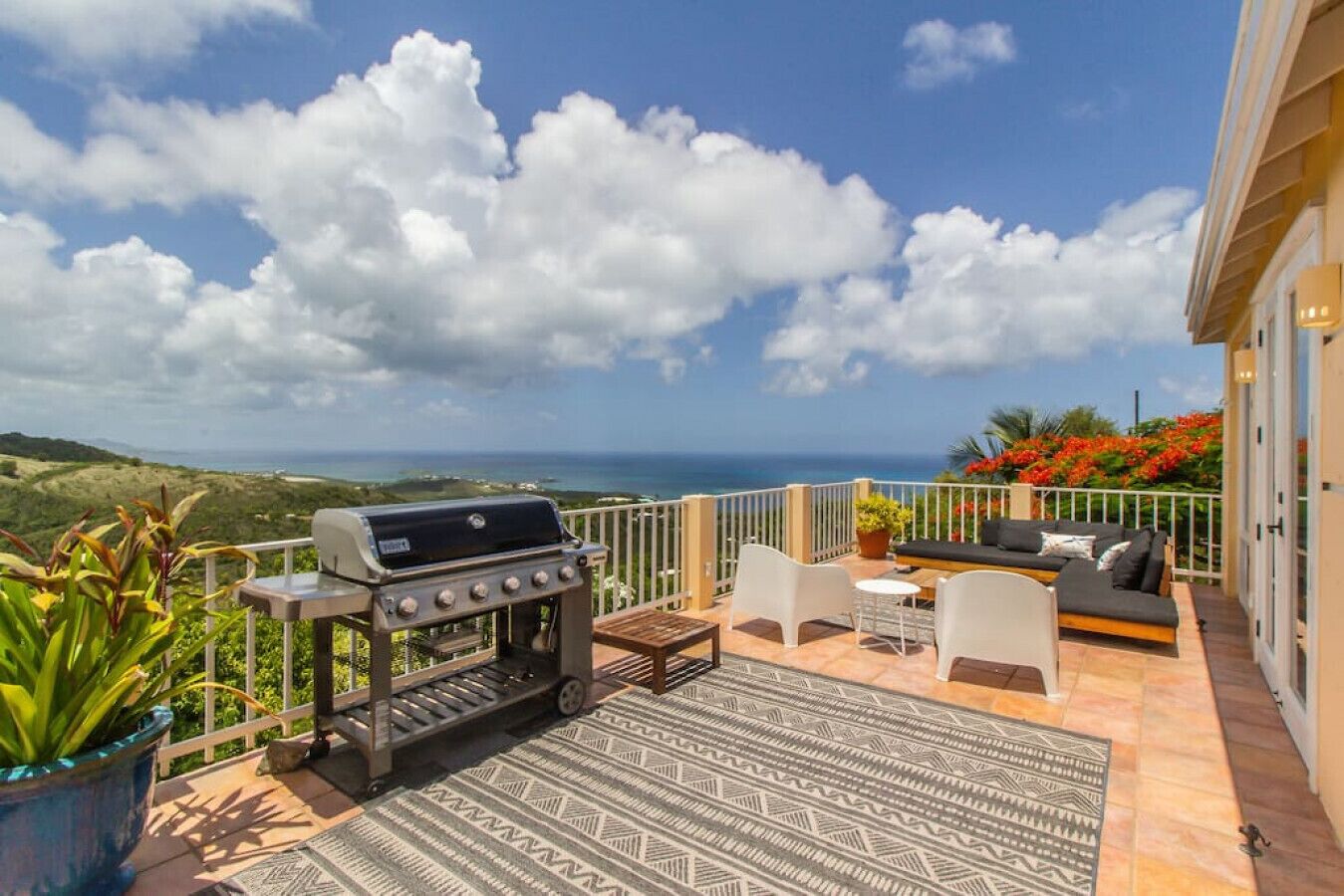 Dragonfly Villa - 3BR/4BA, Sleeps 8 with Pool! - Estate