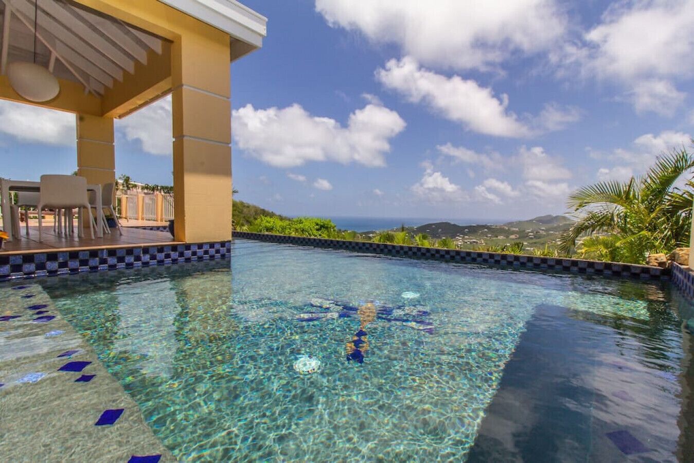 Dragonfly Villa - 3BR/4BA, Sleeps 8 with Pool! - Estate Dragonfly Villa - 3BR/4BA, Sleeps 8 with Pool! - Estate