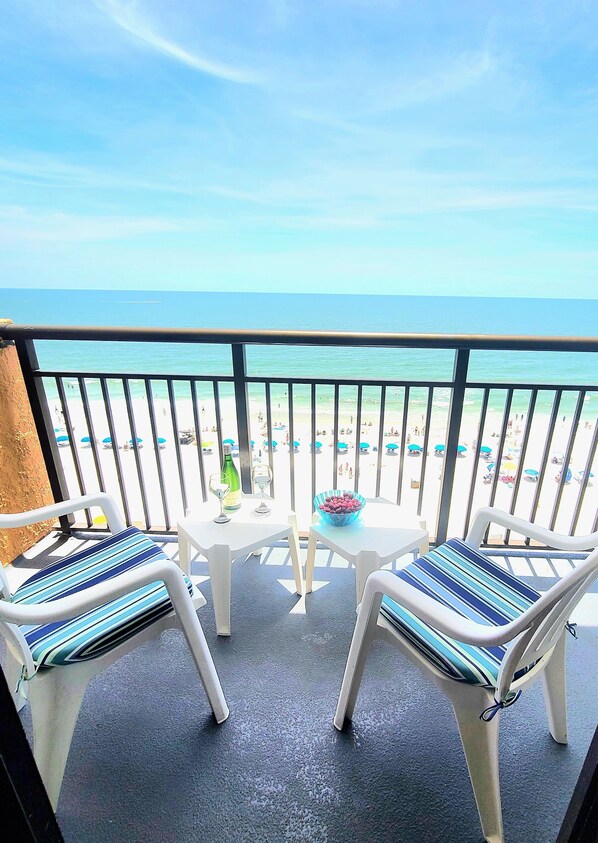 Oceanfront King Suit view