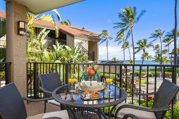 Beautiful 1-bedroom, 1 bathroom unit with refreshing views of the ocean!